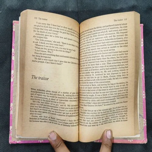 Collected Short Stories ( W. Somerset Mugham ) .