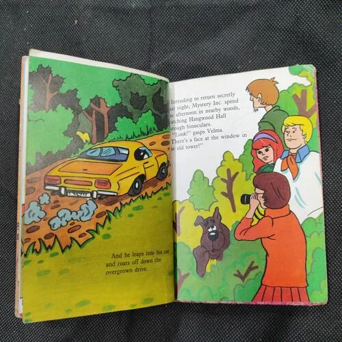 Horror At Hangwood Hall ( Scooby-Do ) .