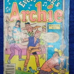 Own Everything's Archie No. 122 (March 1986) – a vintage American comic book from Archie Comics Group featuring the classic teen humor and adventures of Archie and friends. Perfect for fans of Archie’s nostalgic charm, collectors of vintage comics, and lovers of timeless American teen storytelling. Add this collectible to your collection today with guaranteed authenticity and fast shipping.