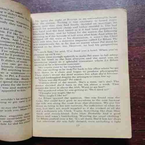 MARK HEBDEN - PEL AND THE PREDATORS ( Rs. 195 )