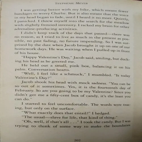 New Moon (By Stephenie Meyer) (Total Pages = 596)