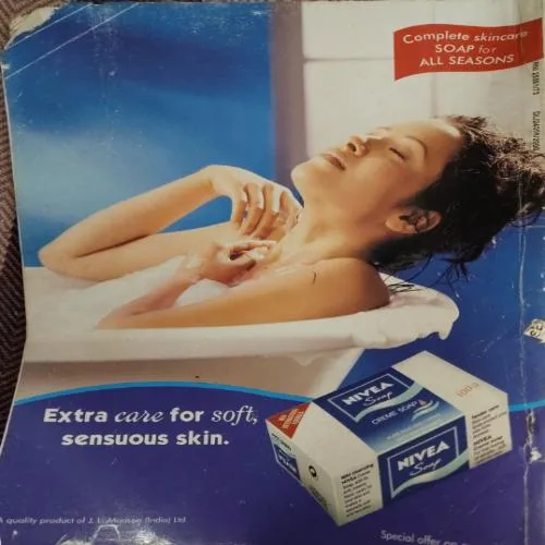 Woman 's Era ( 1st September 2000 ) ( cut on front cover )