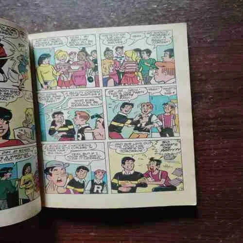 Betty And Veronica Double Digest ( No. 77 )