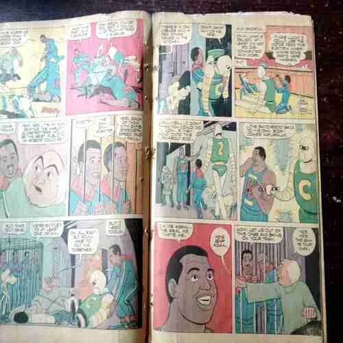 The Harlem Globetrotters ( Damage , Pages Are Half Cut )