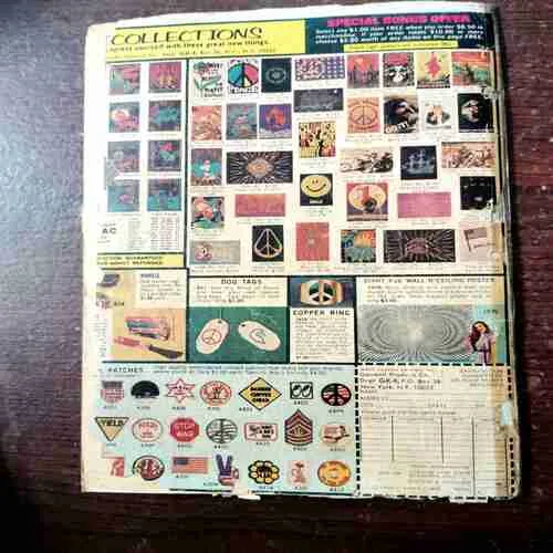 The Harlem Globetrotters ( Damage , Pages Are Half Cut )