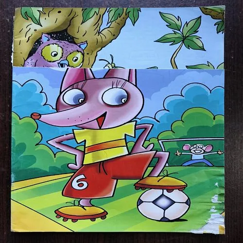 Apple Bees (Front Cover Half Cut )