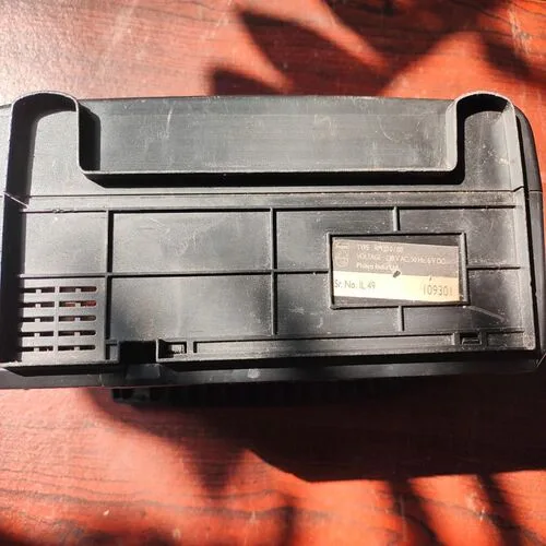 PHILIPS CASSETTE RECORDER (OLD-STYLE AUDIO CASSETTE TAPE RECORDER/PLAYER)