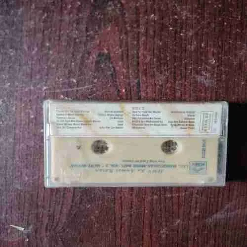 Document 12_206 HMV ANMOL RATAN , BY.LATA MANGESHKAR AND MOHAMMED RSFI ,' MERE MITWA '