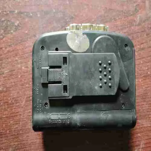 WINGO WG -2737 CASSETTE RECORDER (RADIO AND CASSETTE PLAYER )