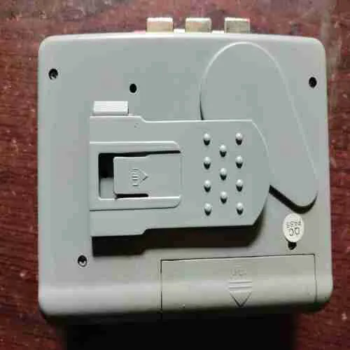 Document 18_83 SMART JL-649 MINI CASSETTE RECORDER PLAYER(RADIO AND CASSETTE PLAYER )