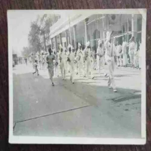 OLD PHOTOGRAPHS (NO.17)