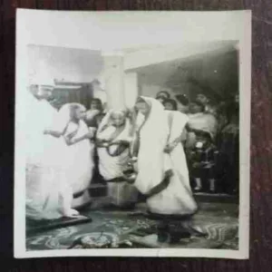 OLD PHOTOGRAPHS (NO.25)