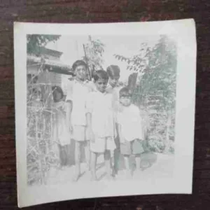 OLD PHOTOGRAPHS (NO.37)