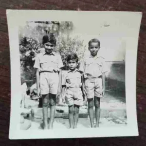 OLD PHOTOGRAPHS (NO.40)