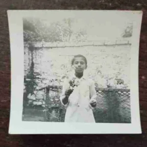 OLD PHOTOGRAPHS (NO.43)