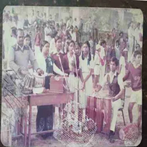 OLD PHOTOGRAPHS (NO.5)