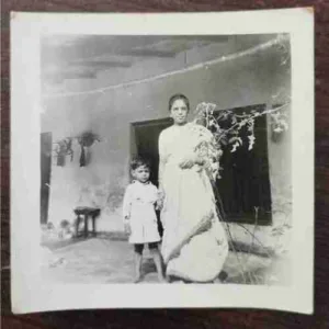 OLD PHOTOGRAPHS (NO.49)