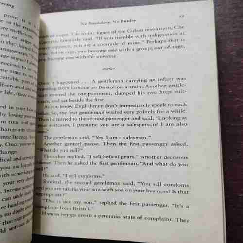 INNER ENGINEERING , A YOGI'S GUIDY TO JOY (SADHGURU)