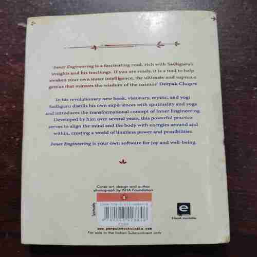 INNER ENGINEERING , A YOGI'S GUIDY TO JOY (SADHGURU)