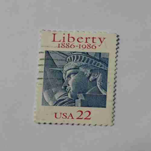 USA 22c POSTAGE STAMP , LIBERTY 1886-1986