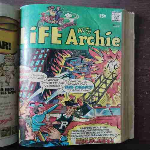 Binding 9 in 1 Front Cover Is Missing ( Mad House Glads ( Down Side Small Cut ) , Mad House Ma.ad , Life With Archie , Archie Pep ( Upper Side Small Cut ) , Archie 's Pals 'n' Gals , That Wilkin Boy , The Mad House Glads , Reggie 's " wise Guy " Jokes , Life With Archie )