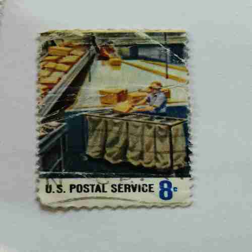 Document 17_27 U.S.POSTAL SERVICE 8c