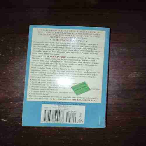 The Leader In You ( Dale Carnegie )