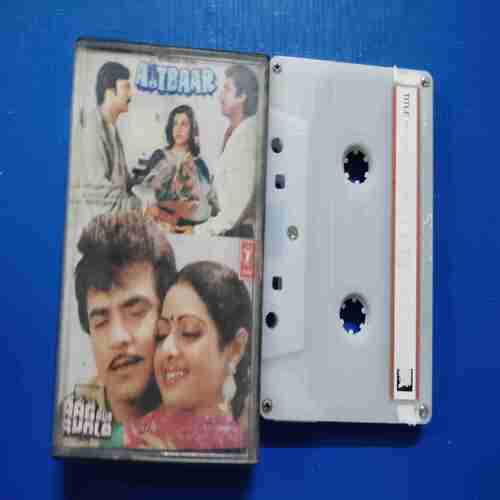 Document 12_40 AUDIO CASSETTES : AITBAAR & AAG AUR SHOLA