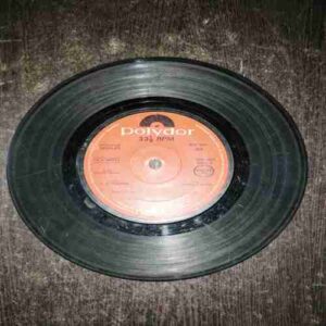 VINYL RECORDS (small) Hindi film :SHOLAY , 45RPM ,1975