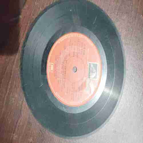 Document 6_2 VINYL RECORDS (small) Hindi film : Kaala Patthar song , 45 R.P.M