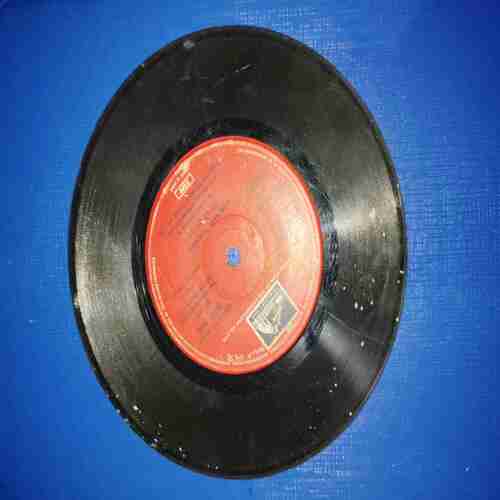 Document 6_20 VINYL RECORDS (small) Hindi film : EK DUUJE KE LIYE , 45 RPM , 1980