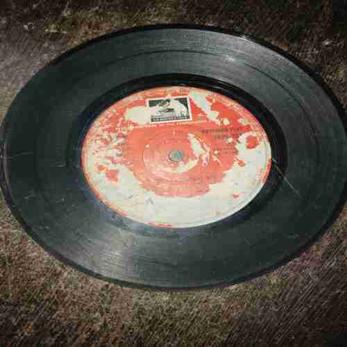 Document 6_28 VINYL RECORDS (small) Hindi film : NOORIE , 45 RPM , 1979