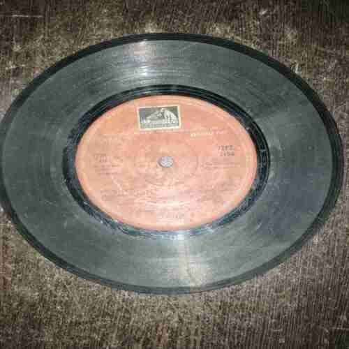 Document 6_35 VINYL RECORDS (small) HINDI COMICS , 45 RPM ,1976