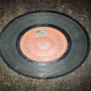 VINYL RECORDS (small) Hindi film : KITNE PAAS KITNE DUR , 45 R.P.M