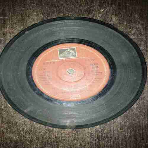 Document 6_41 VINYL RECORDS (small) Hindi film : KITNE PAAS KITNE DUR , 45 R.P.M