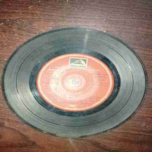 Document 6_6 VINYL RECORDS (small) Hindi film :GEET GATA CHAL 45 R.P.M , 1975