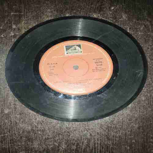 Document 6_68 VINYL RECORDS (small) Hindi COMICS ; 45 RPM , 1977