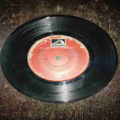 Document 6_73 VINYL RECORDS (small) Hindi film : KUDRAT , 45 RPM , 1980