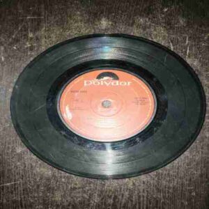 VINYL RECORDS (small) POLYOOR OF INDIA 1974, 45RPM .