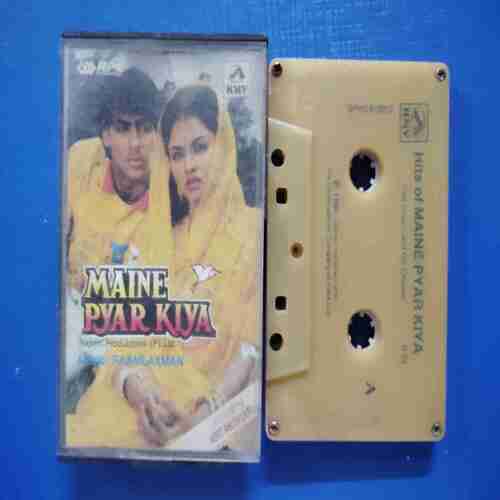 Document 12_64 AUDIO CASSETTES : MAINE PYAR KIYA