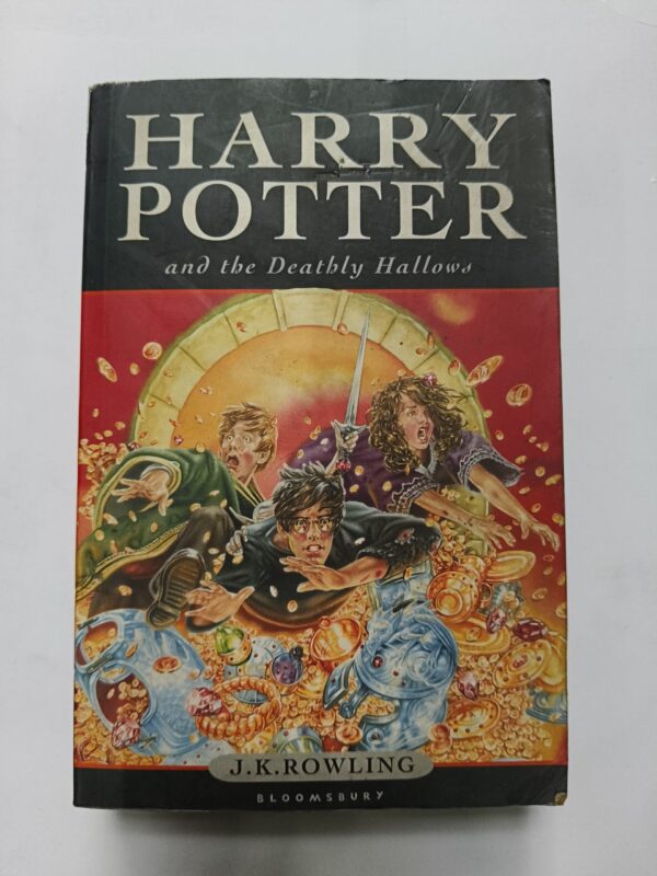Harry Potter And The Deatbly Hallows ( J.K Rowling )