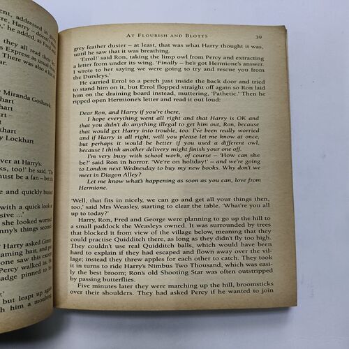 Harry Potter And The Cbamber Of Secrets ( J.K Rowling )