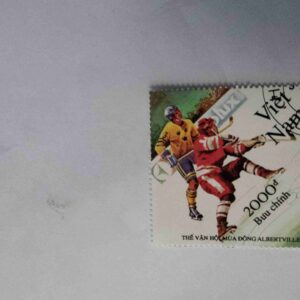 1992 VIETNAM 2000d POSTAGE , ALBERTVILLE WINTER OLYMPIC GAMES HOCKEY SCENE STAMP