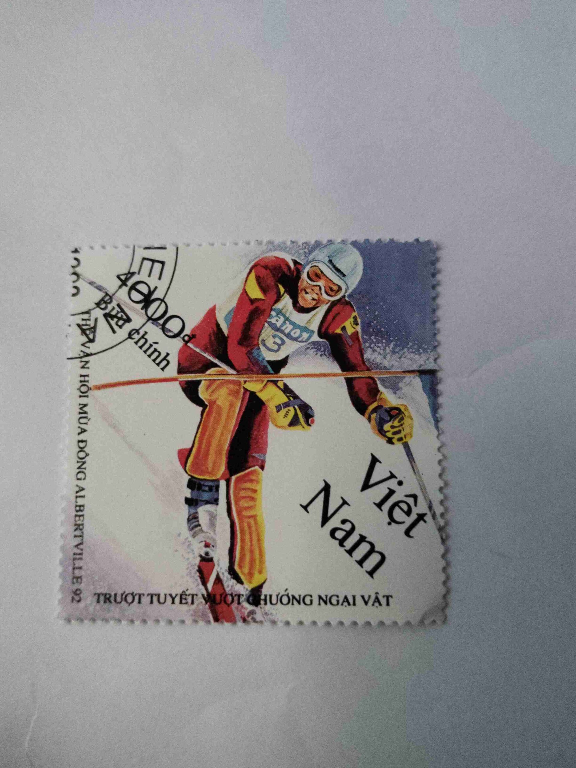 VIETNAMESE 4000d POSTAGE , 1992 ALBERTVILLE WINTER OLYMPICS STAMP