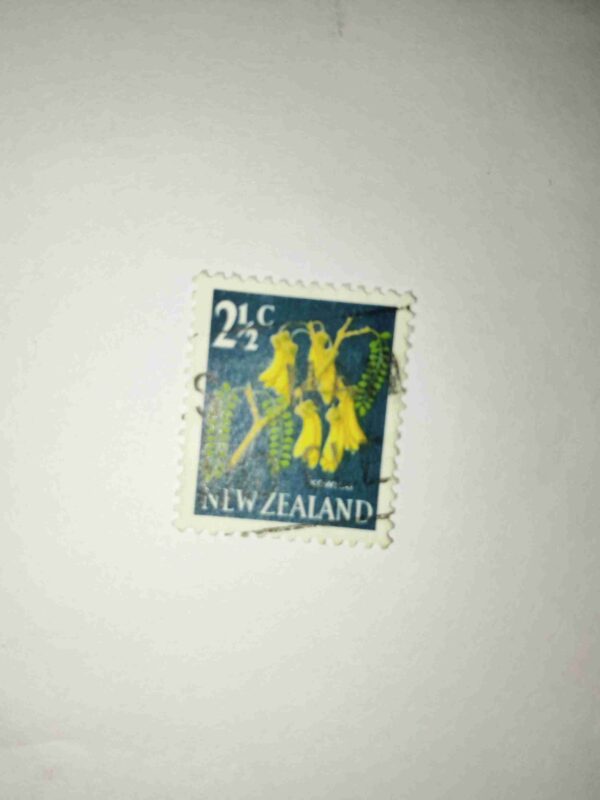 NEW ZEALAND 2 1/2Cent POSTAGE STAMP NEW ZEALAND 2 1/2Cent POSTAGE STAMP
