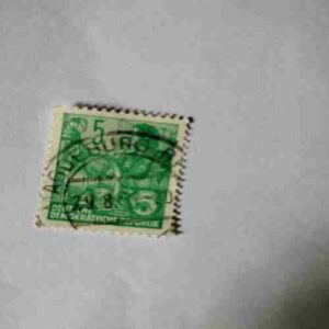 DEUTSCHE DEMOKATISCHE REPUBLIK 5 POSTAGE STAMP DEUTSCHE DEMOKATISCHE REPUBLIK 5 POSTAGE STAMP