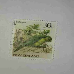 NEW ZEALAND 30Cent POSTAGE STAMP , KAKAPO NEW ZEALAND 30Cent POSTAGE STAMP , KAKAPO