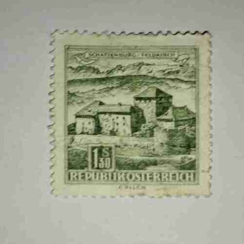 VINTAGE POSTAGE STAMP 1.50s VINTAGE POSTAGE STAMP 1.50s