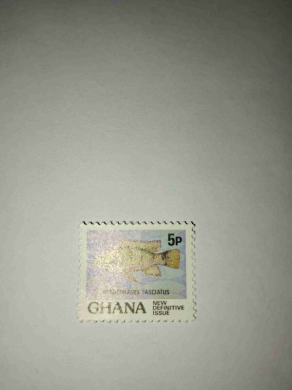 GHANA 5P POSTAGE STAMP , HEMICHRAMIS FASCIATUS GHANA 5P POSTAGE STAMP , HEMICHRAMIS FASCIATUS