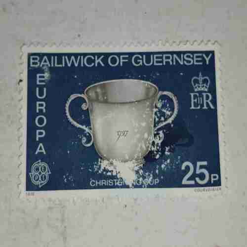 BAILIWICK OF GUERNSEY 25P POSTAGE STAMP BAILIWICK OF GUERNSEY 25P POSTAGE STAMP